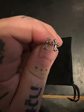CHROME HEARTS LIKE STUD CROSS EARRINGS 2 INCLUDED